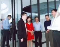 广东省工业和信息化局莅临开云官方站官网·开云登陆入口-开云(中国)调研制造业创新中心建设情况 